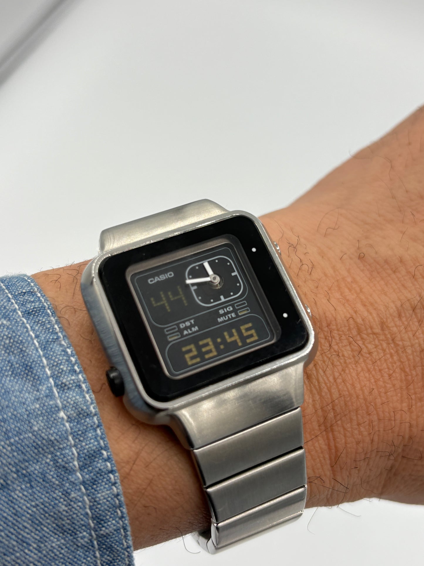 Super rarevintage 90s casio LAQ-2000D