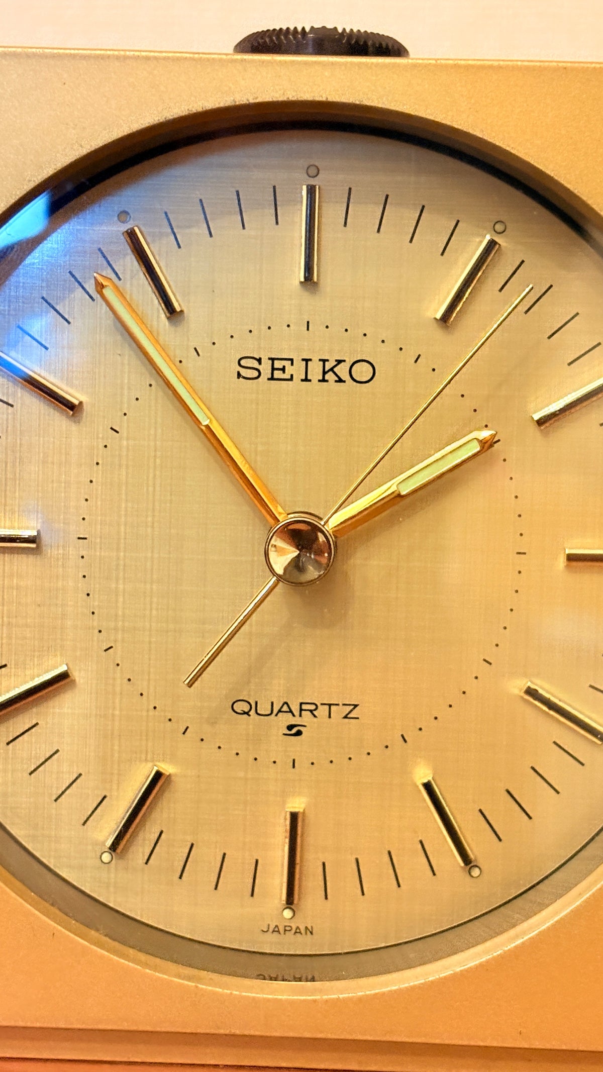 70s seiko clock The world’s first quartz alarm clock