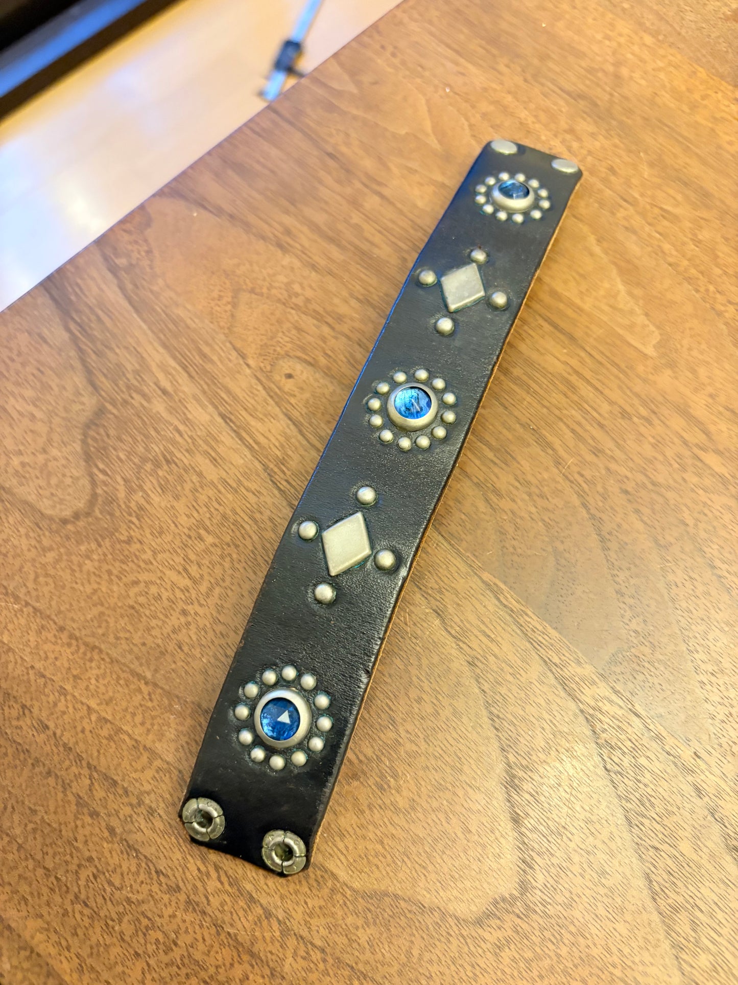 HTC leather studs bracelet