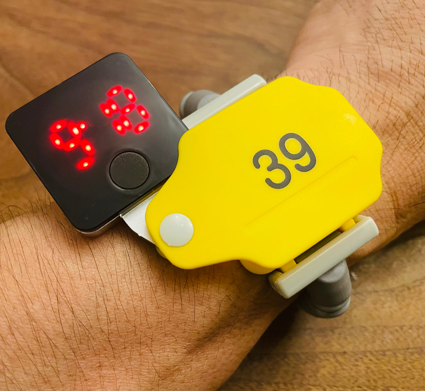 A very very rare watch onsen wrists key watch