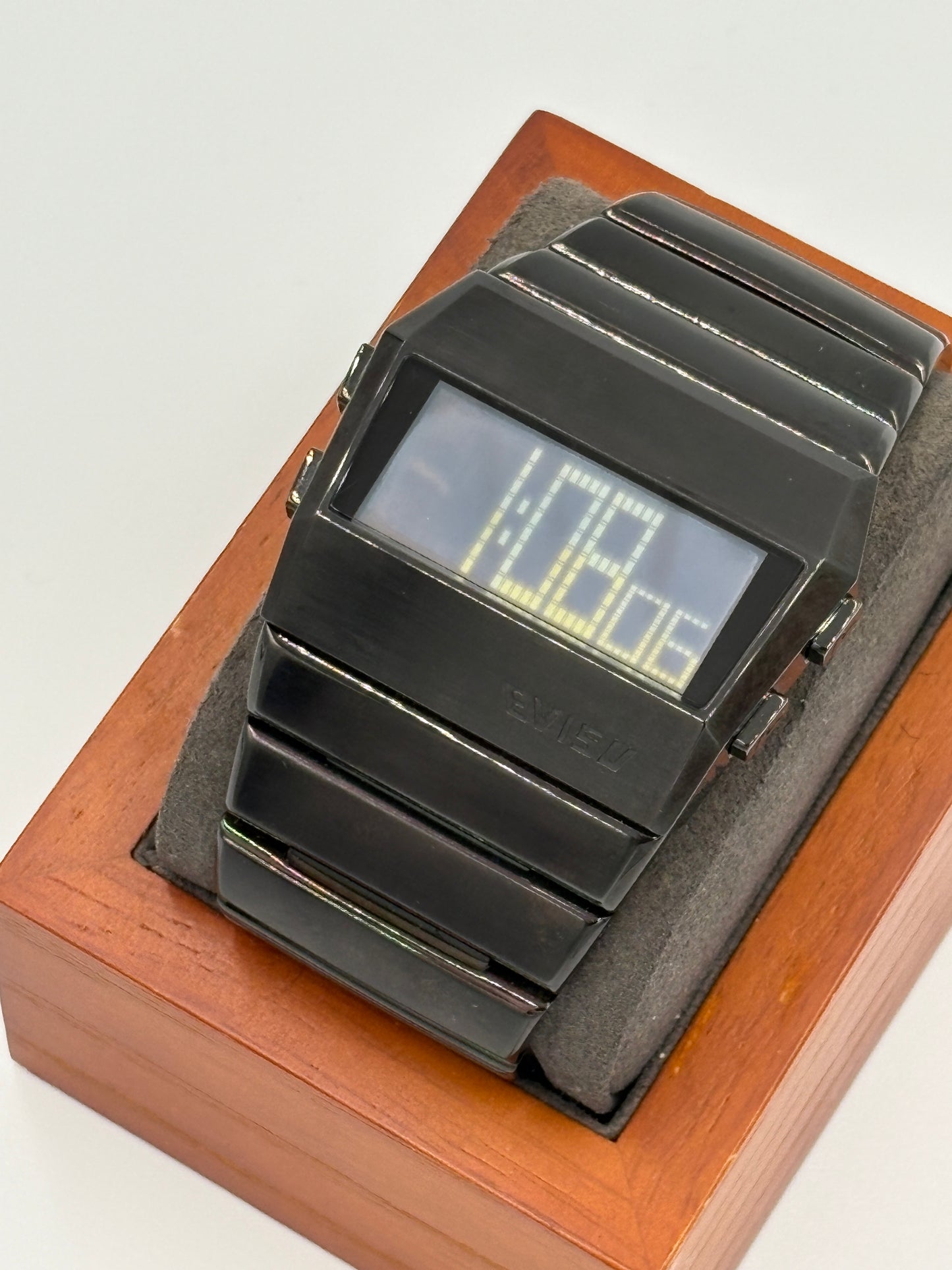 ultra super rare 90s EVIS watch