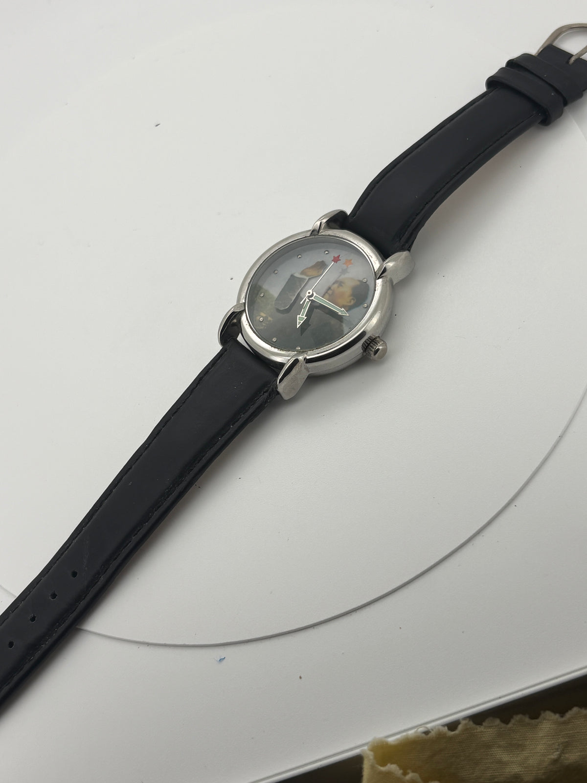 Mao Zedong waving watch　