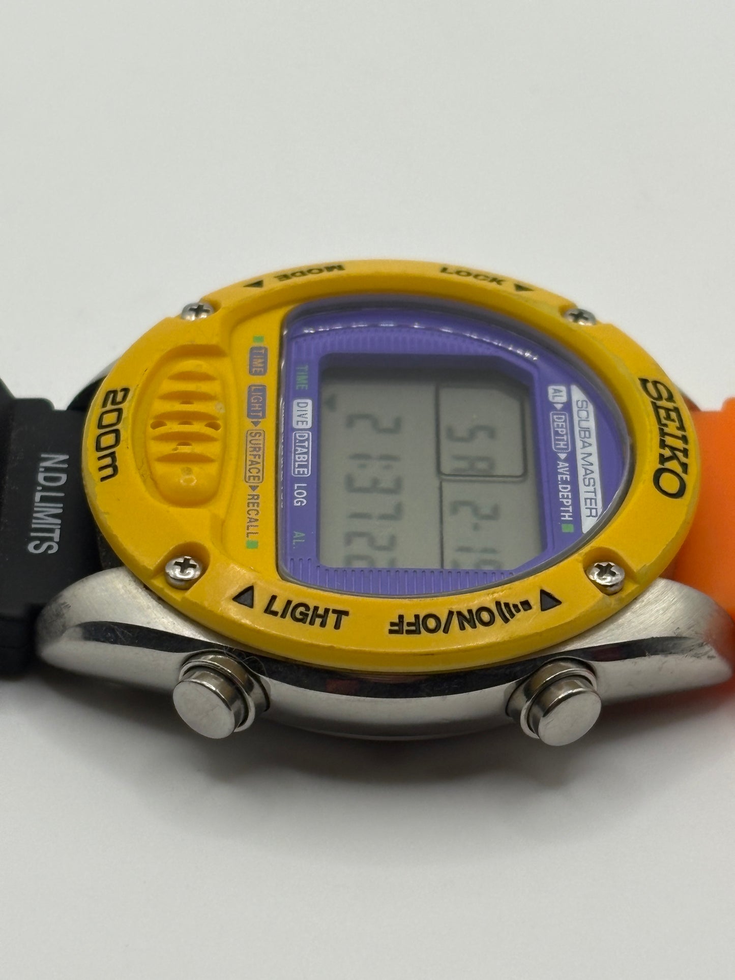 Ultra  rare   90s SEIKO  M705-5A0A