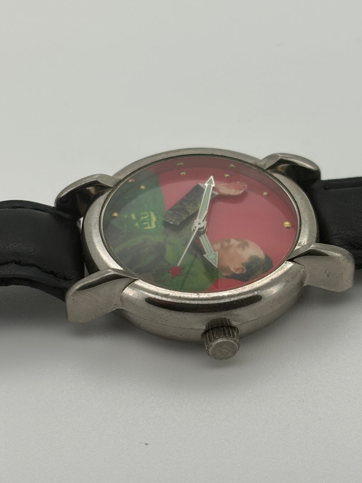 Mao Zedong waving watch　