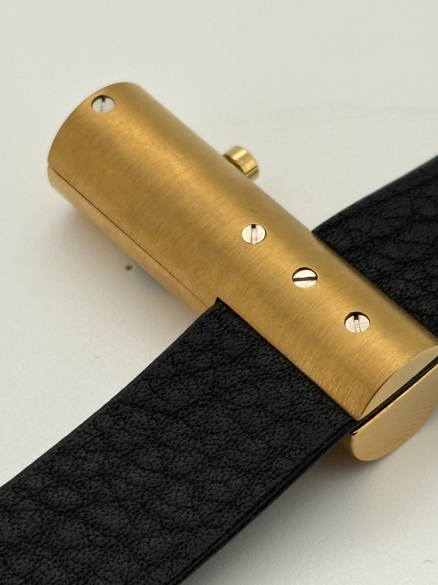 Unued Swiss Made  vintage MILUS TRIBU　