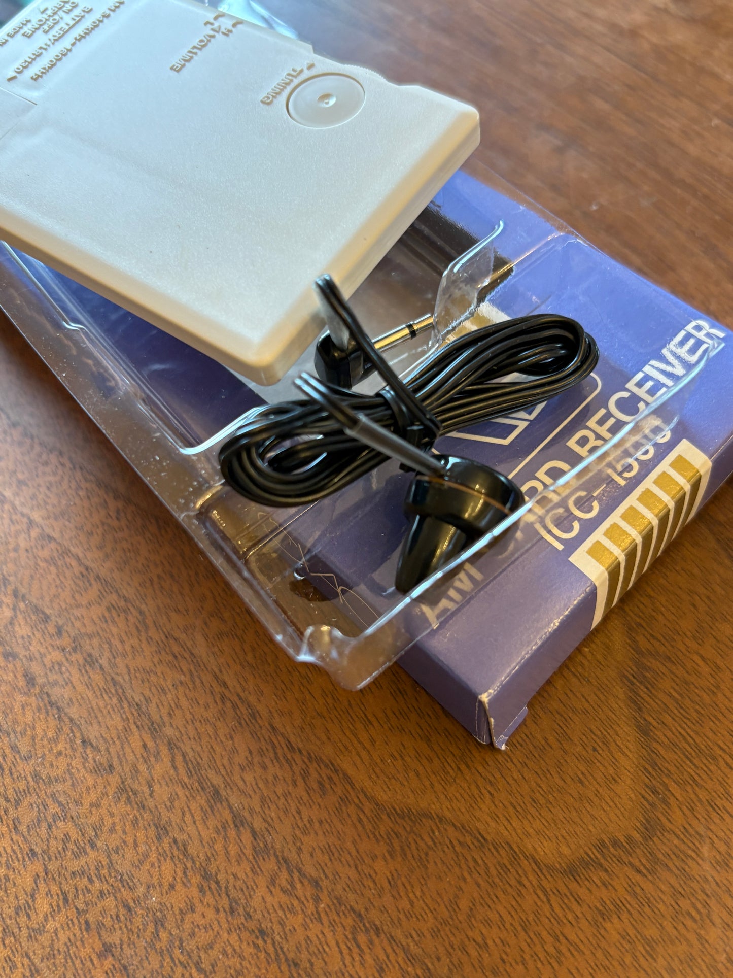 super  rare AM card radio