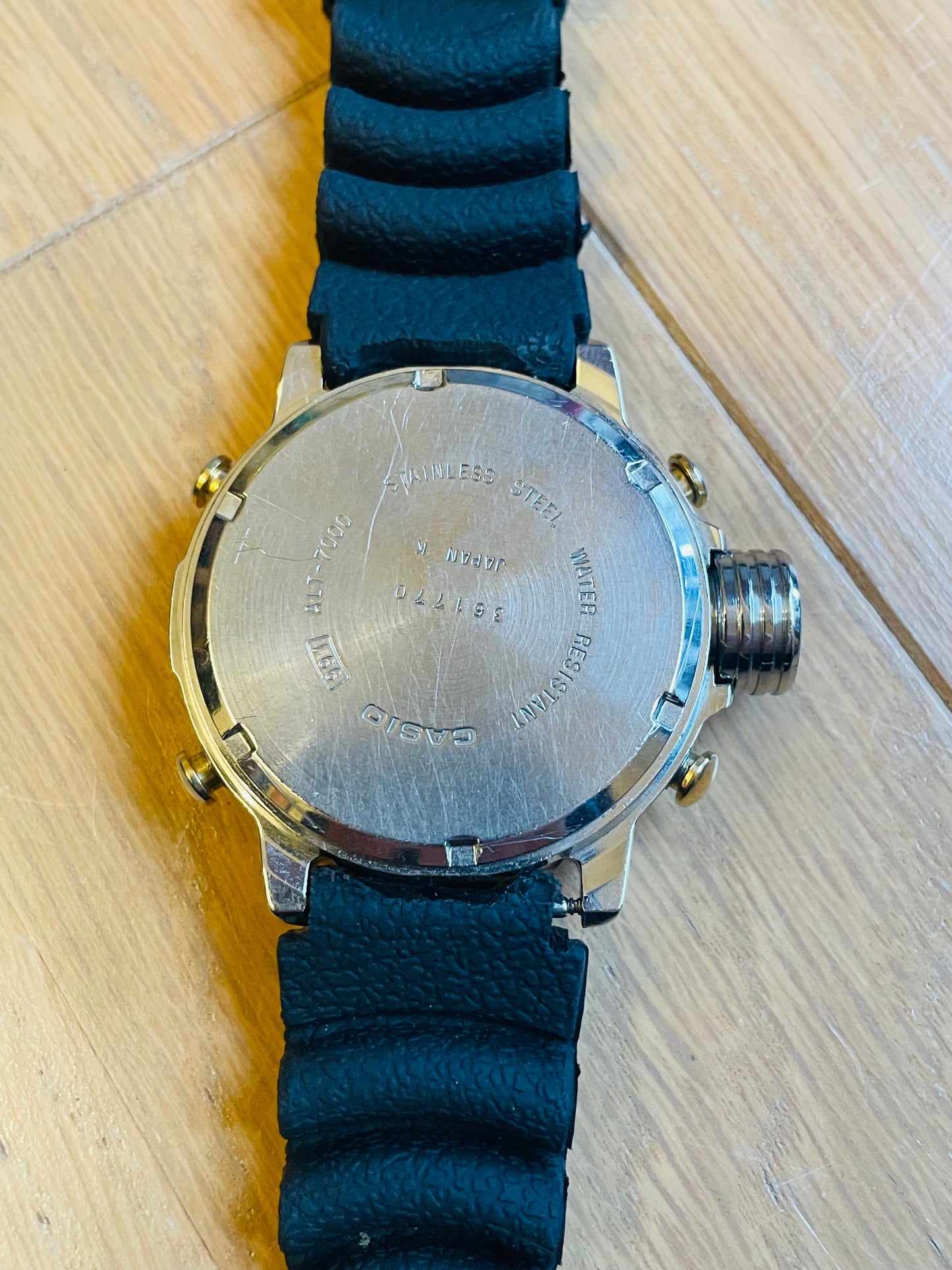 Vintage 90's Casio Diver ALT-7000