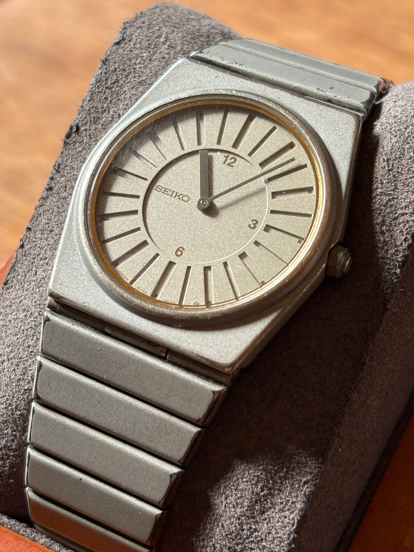 Ultra super rare 80s vintage Very  rare seiko 5P30-6B70