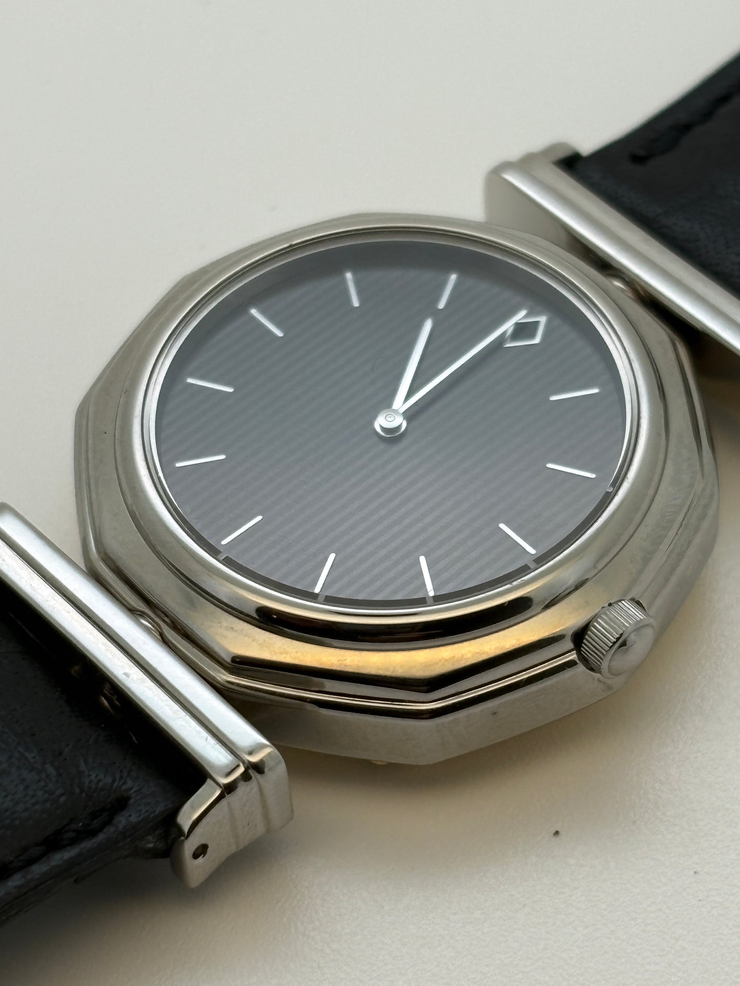 Super ultra rare Seiko 80s Black Diamond Reversible Watch  vintage V400-1220
