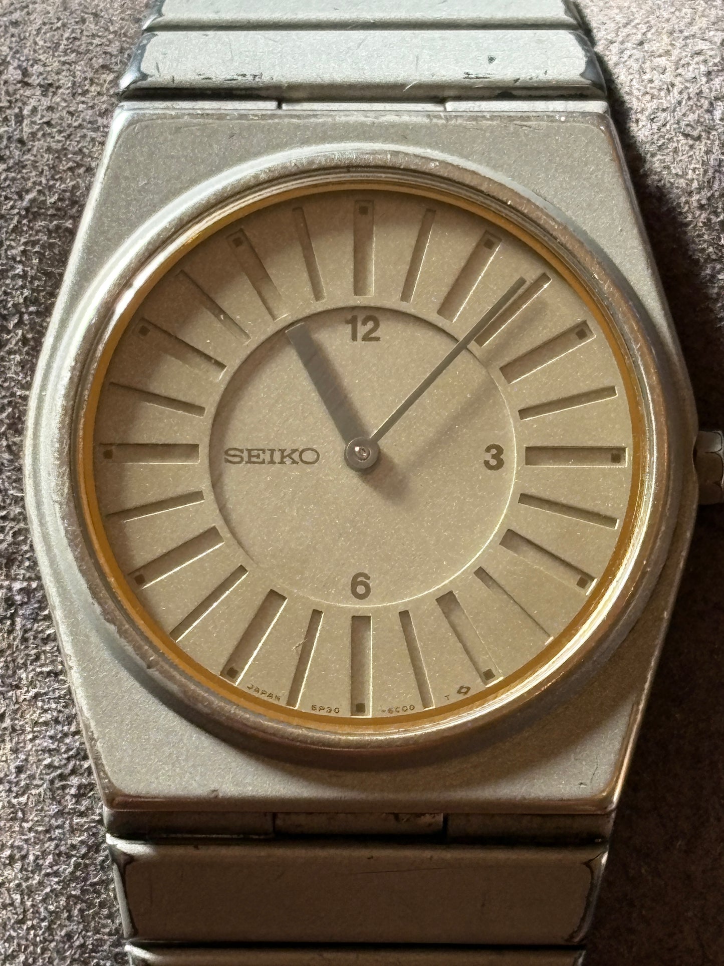 Ultra super rare 80s vintage Very  rare seiko 5P30-6B70