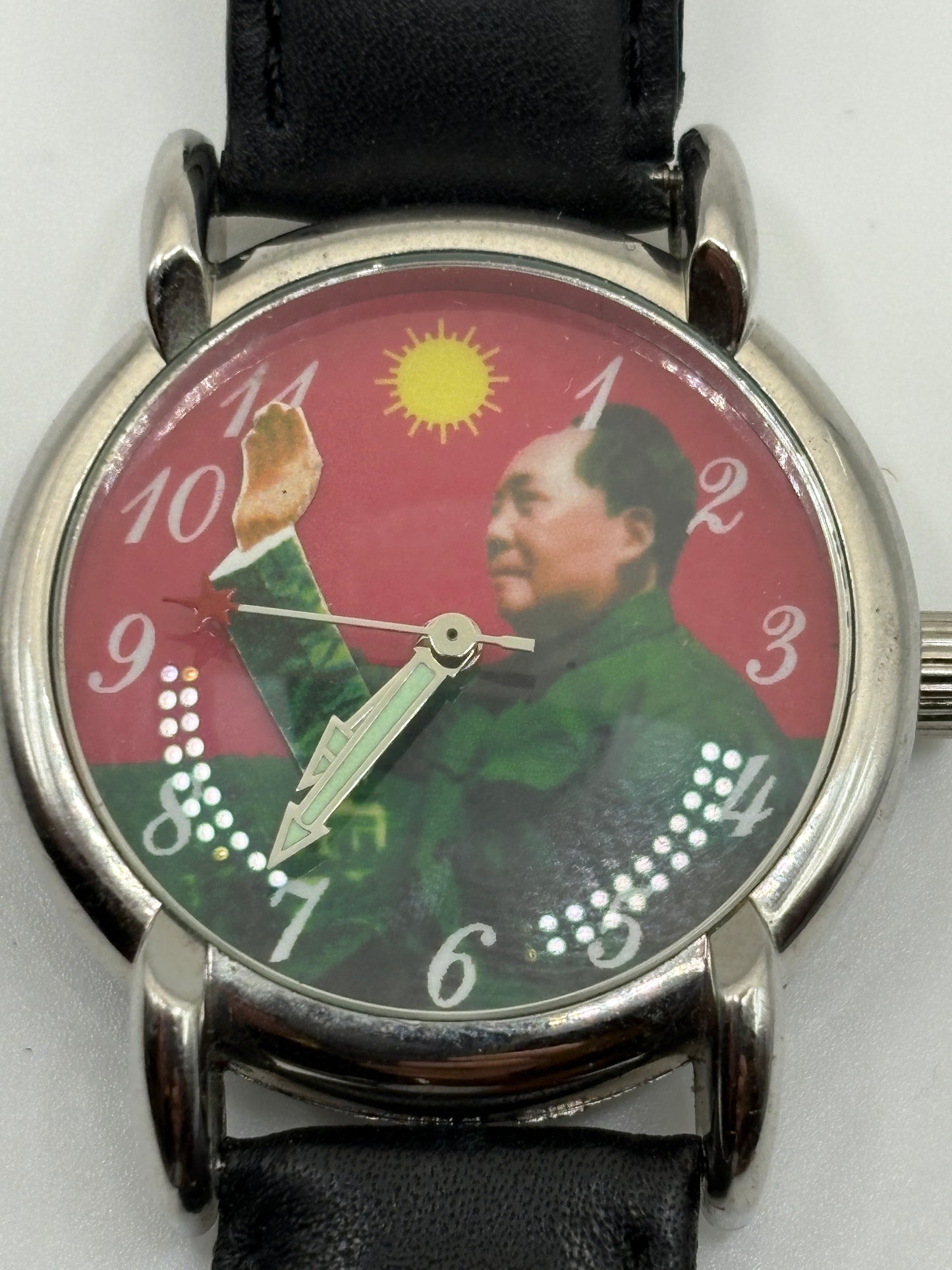 Super rare watch  Mao Zedong waving watch　