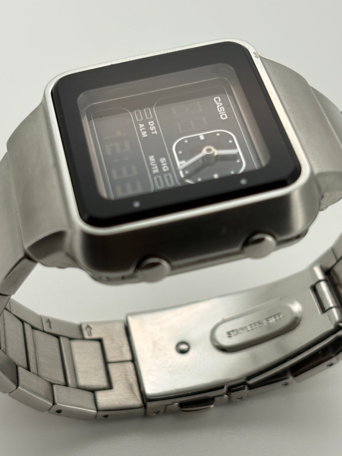 With Box 90s casio LAQ-2000D