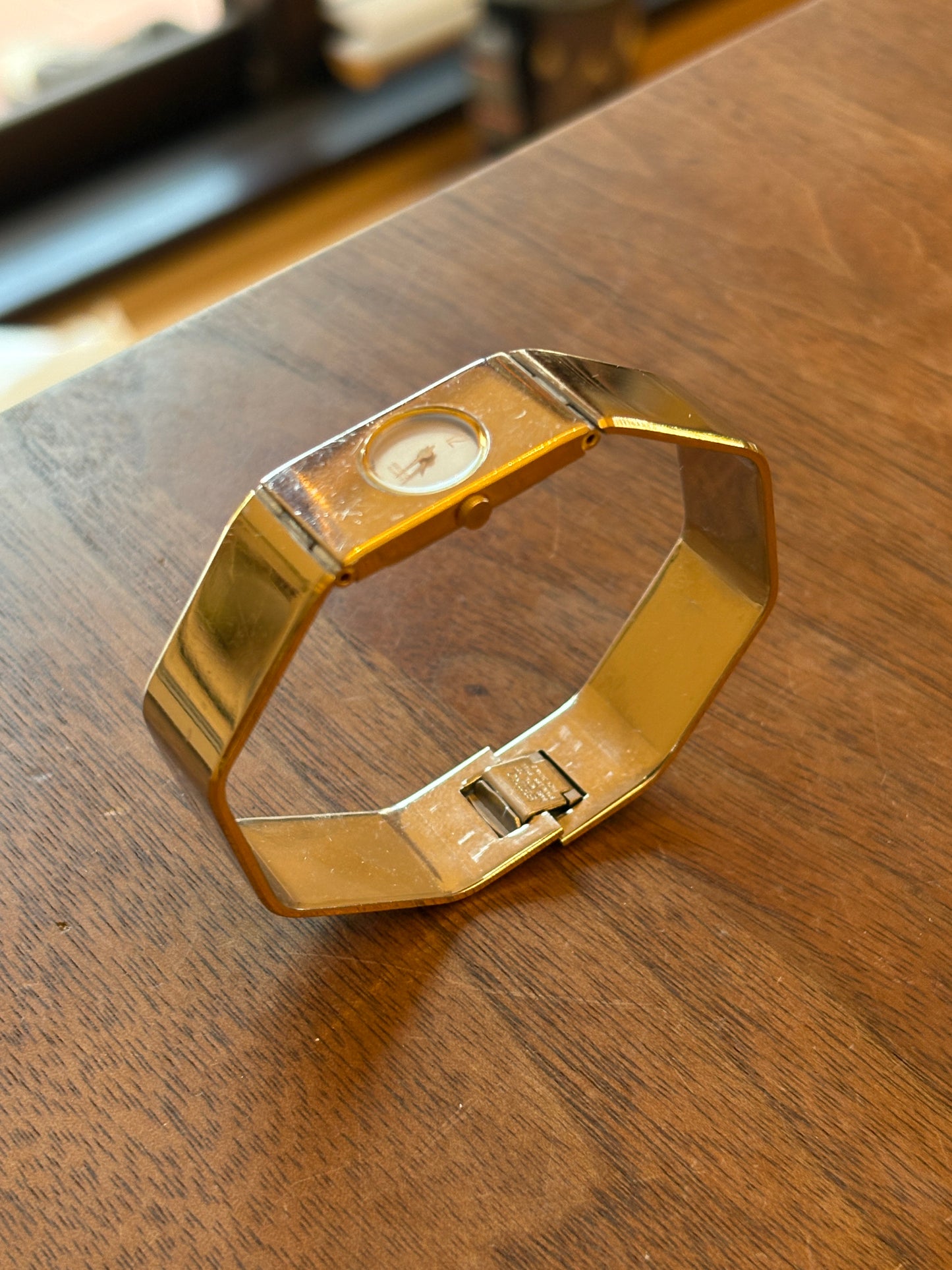 special rare SEIKO 80s VINTAGE  octagon　watch 2E20-0010