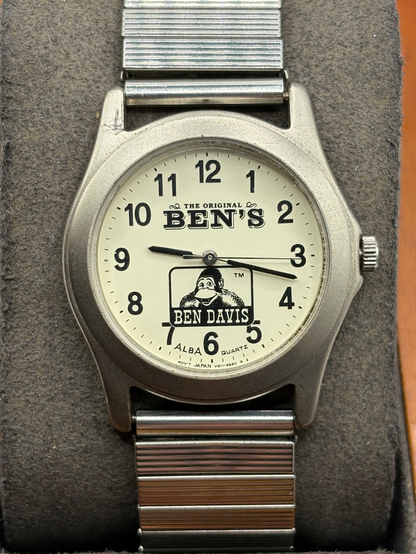 Super rare  vintage   seiko alba v811-2560