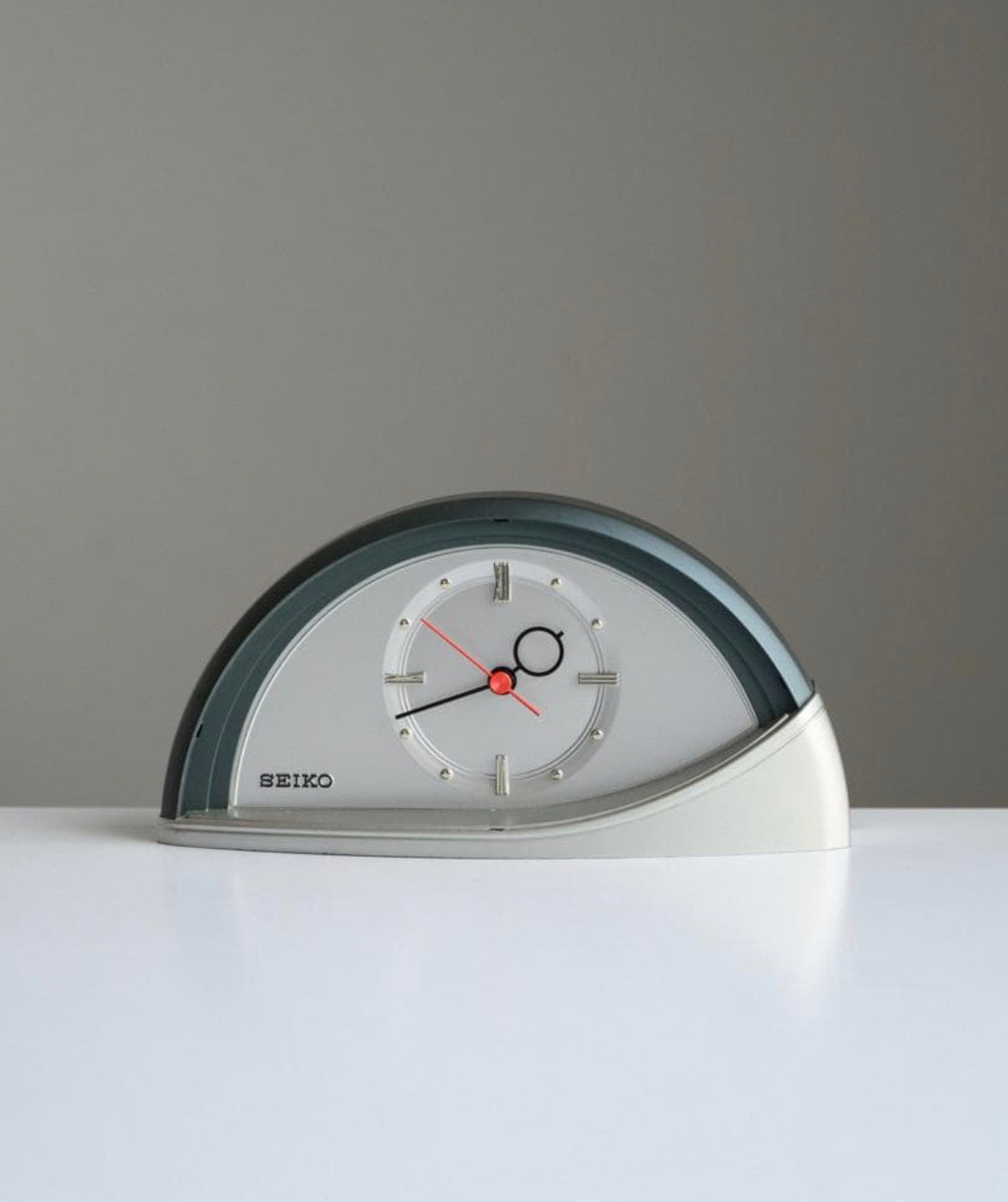 90s seiko clock