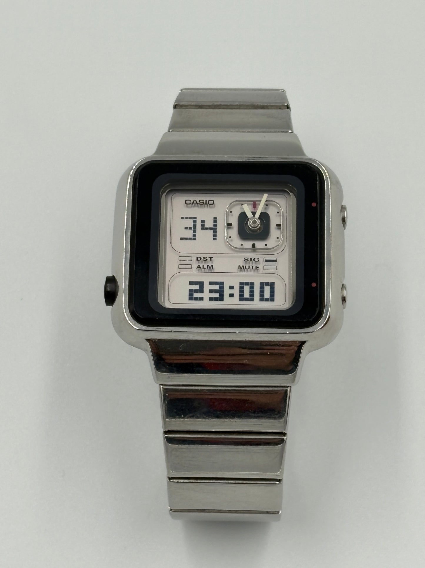 Super rarevintage 90s casio LAQ-2000L