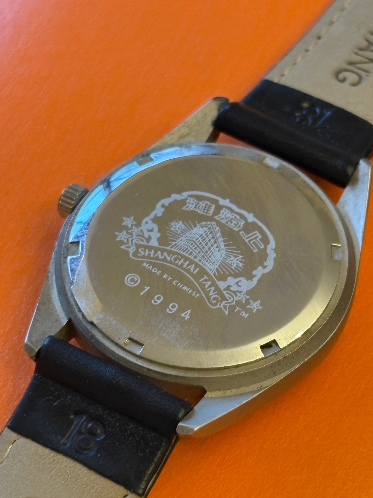 Unused WITH　BOX　 very rare watch  Mao Zedong waving watch　 Shanghai Tang