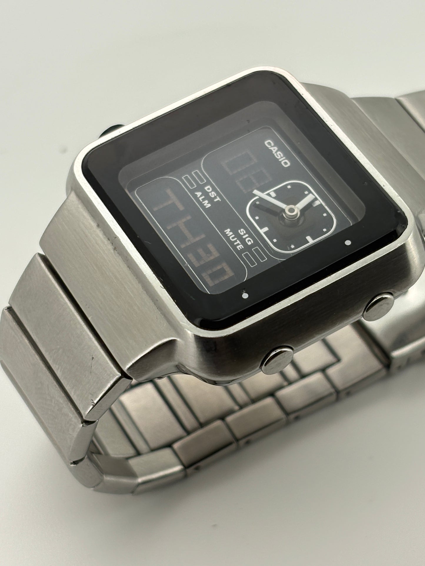 90s casio LAQ-2000D