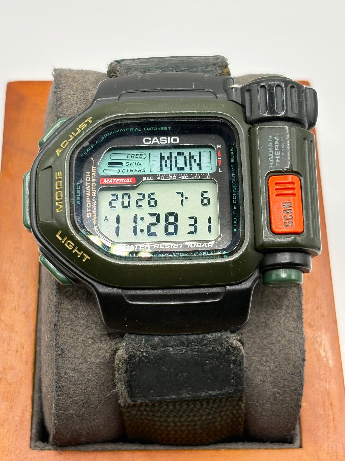 Ultra  rare  vintage 90s casio TSR-110