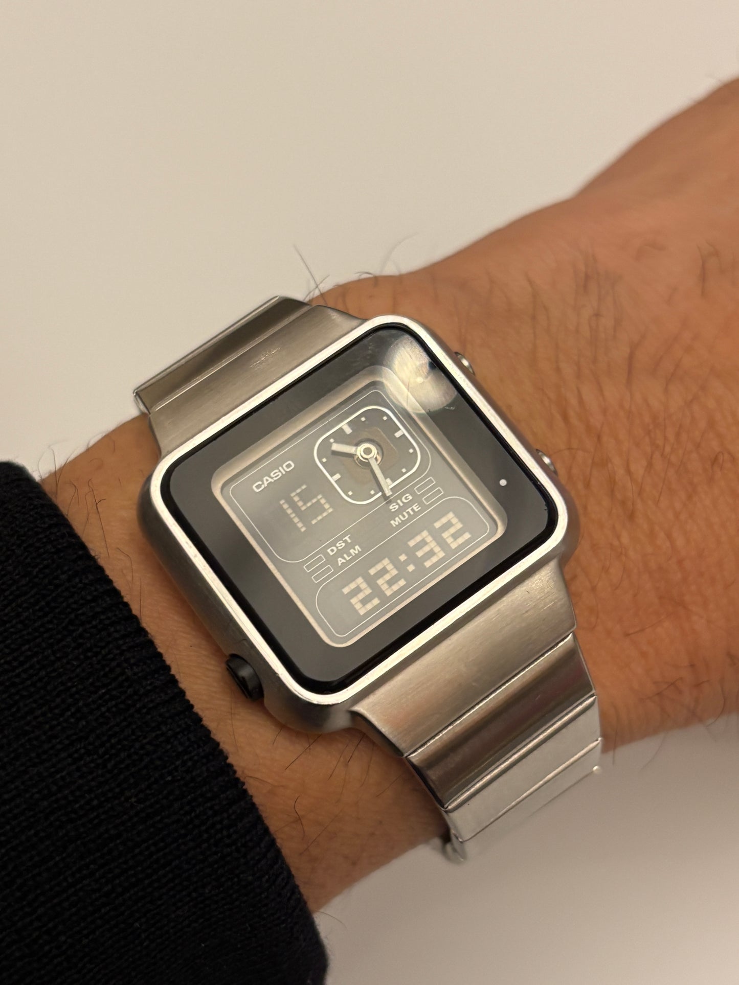 Super rarevintage 90s casio LAQ-2000D　①