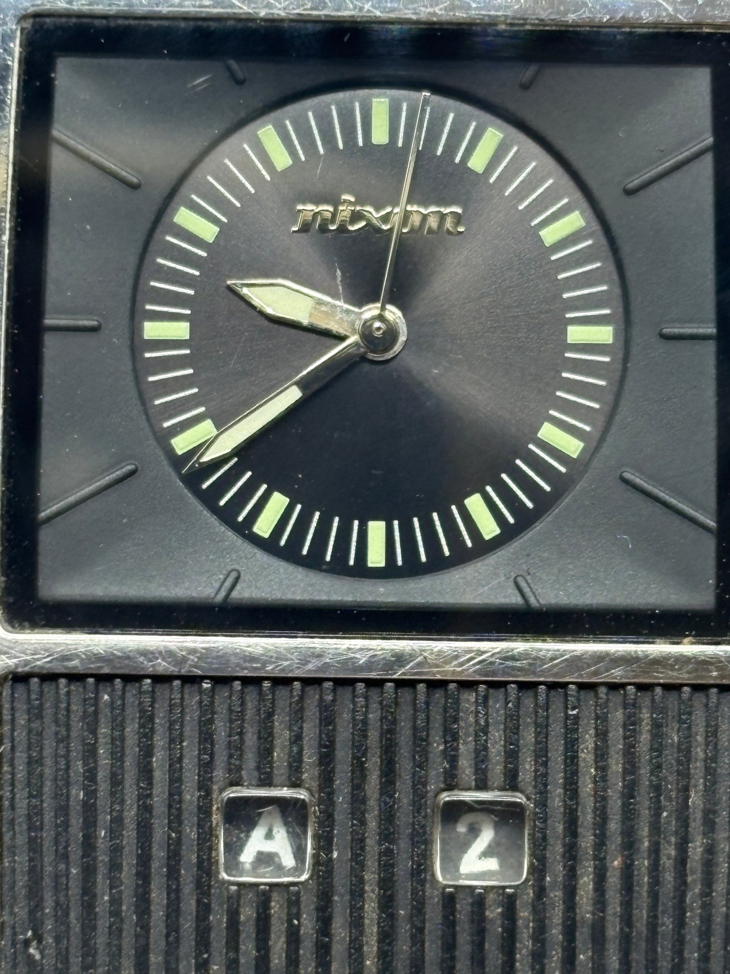 With box very rare NIXON sk-09
