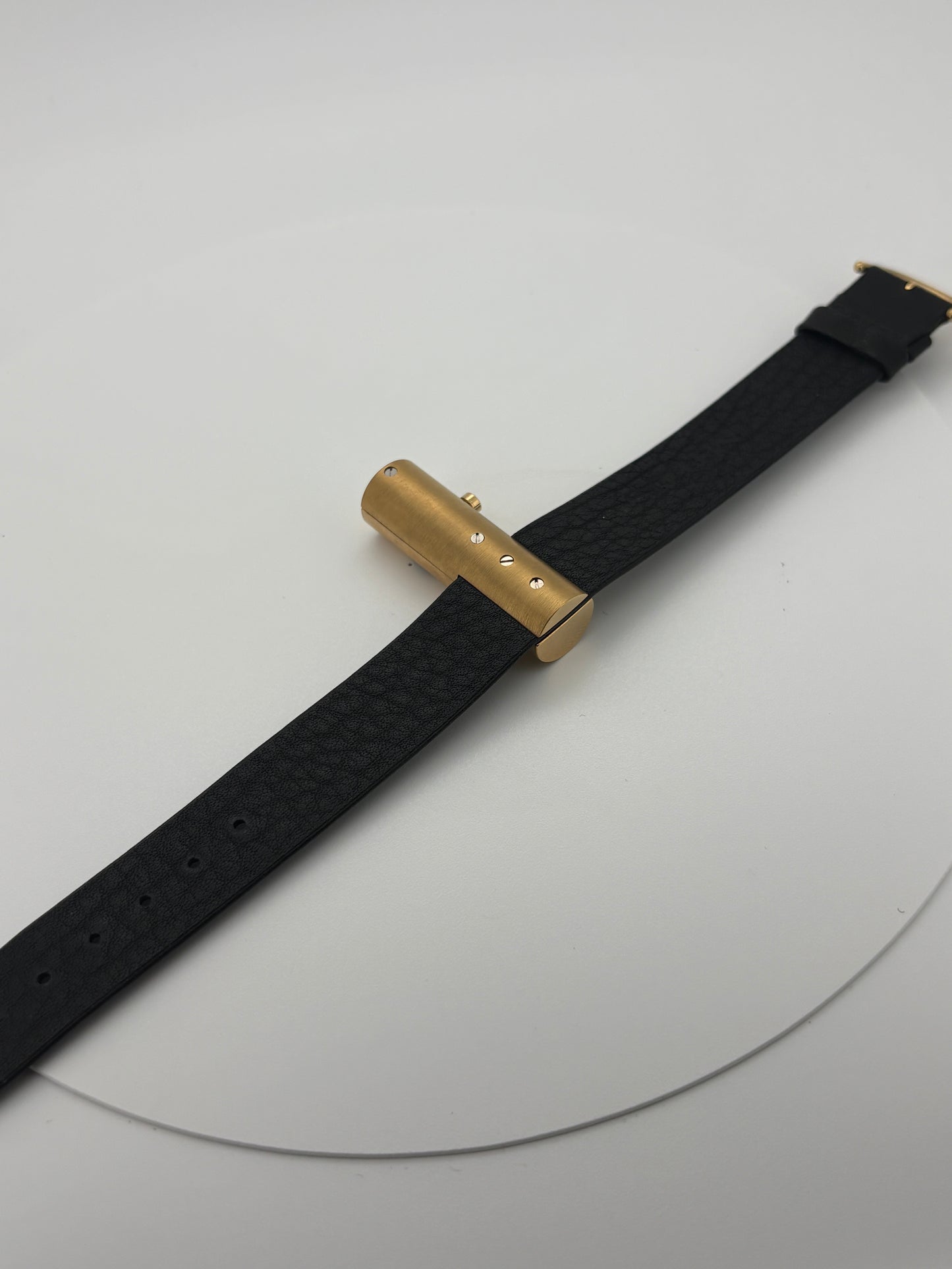 Unued Swiss Made  vintage MILUS TRIBU　