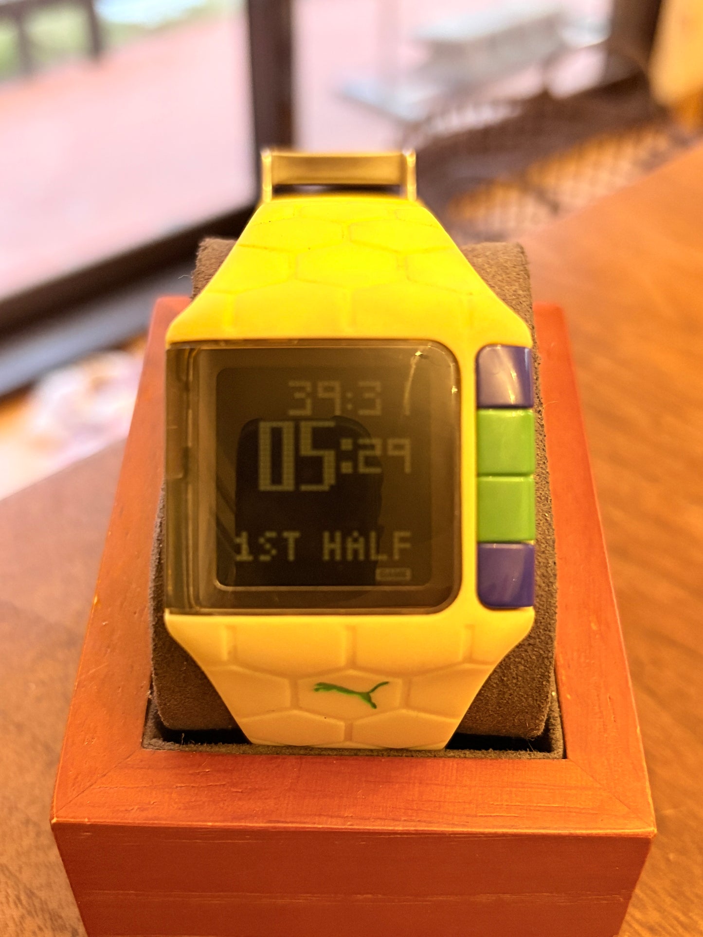 very  rare puma  soccer watch