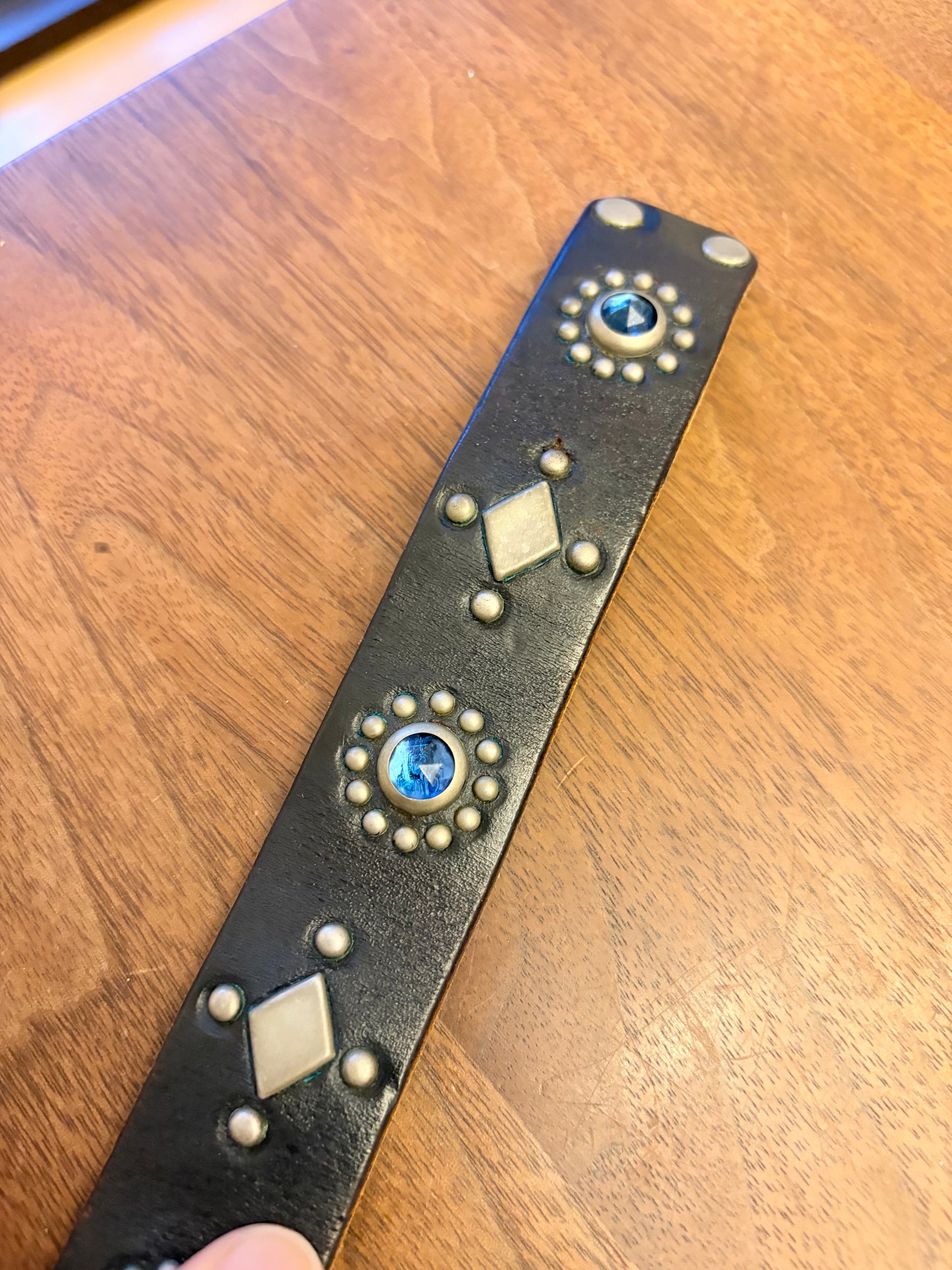HTC leather studs  bracelet