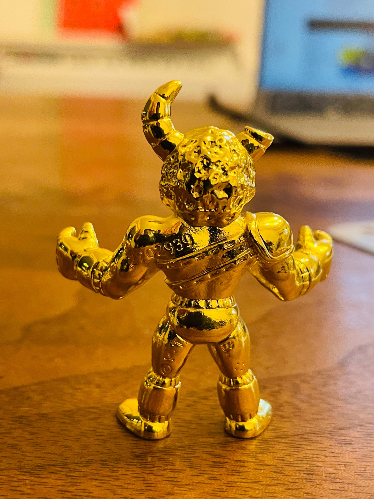 muscle man diecast　KINKESNI BAFFAROUMAN GOLD