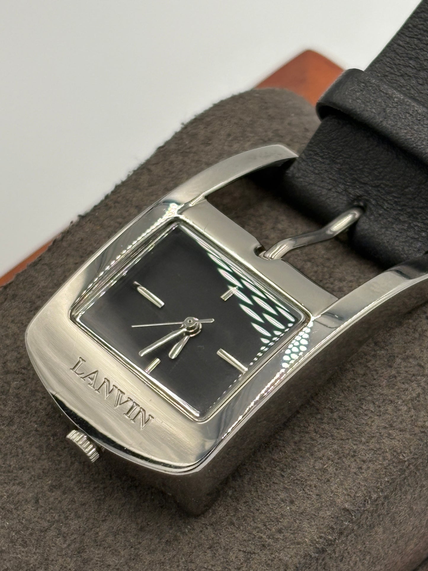 super rare   LANVIN bangle watch