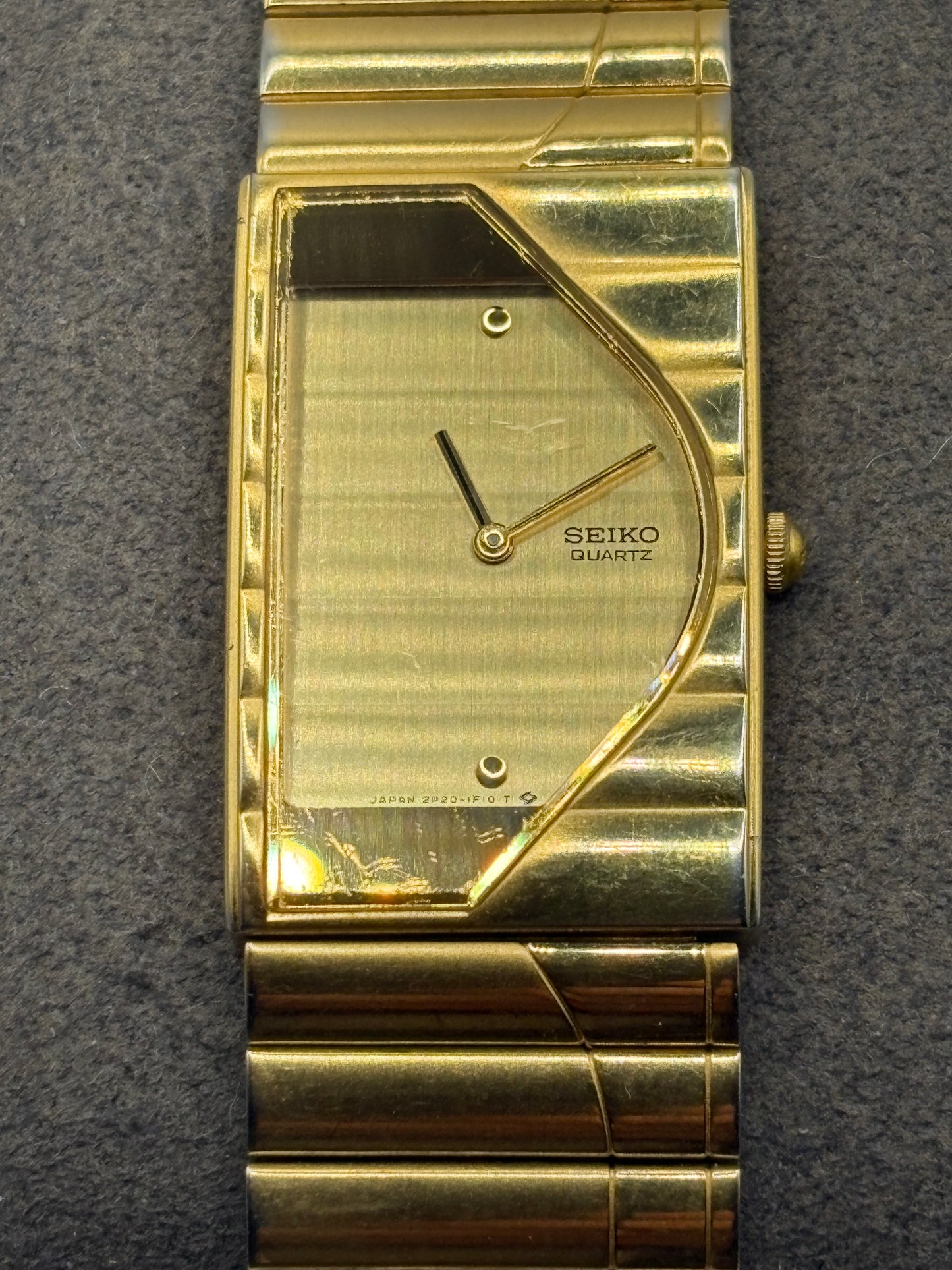 Super rare 80s vintage  SEIKO Half Moon2P20-K10