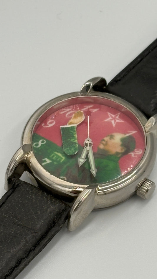 ① Very rare watch  Mao Zedong waving watch　