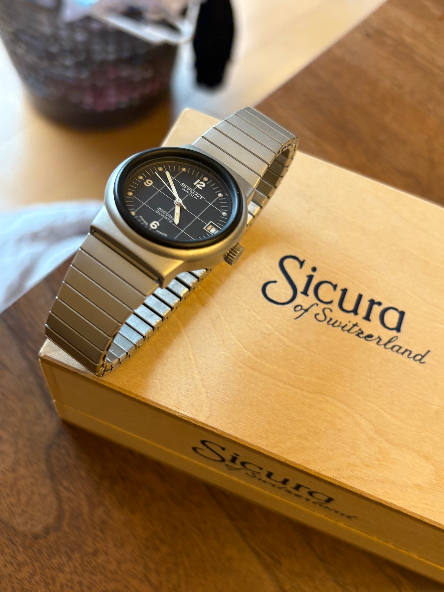 super rare　80s vintage  sicura　STUNT WATCH 8500　SWISS　MADE