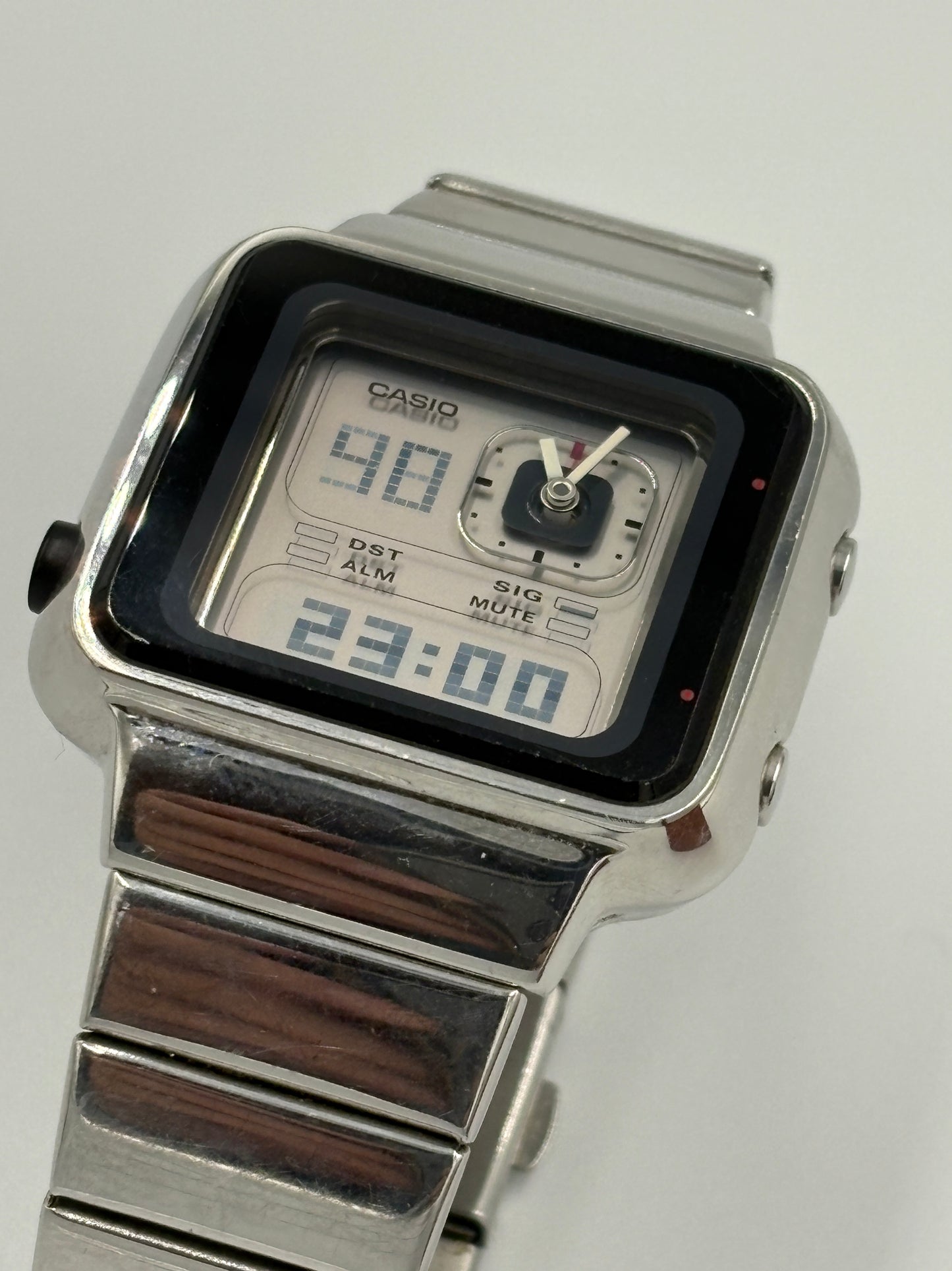 Super rarevintage 90s casio LAQ-2000L