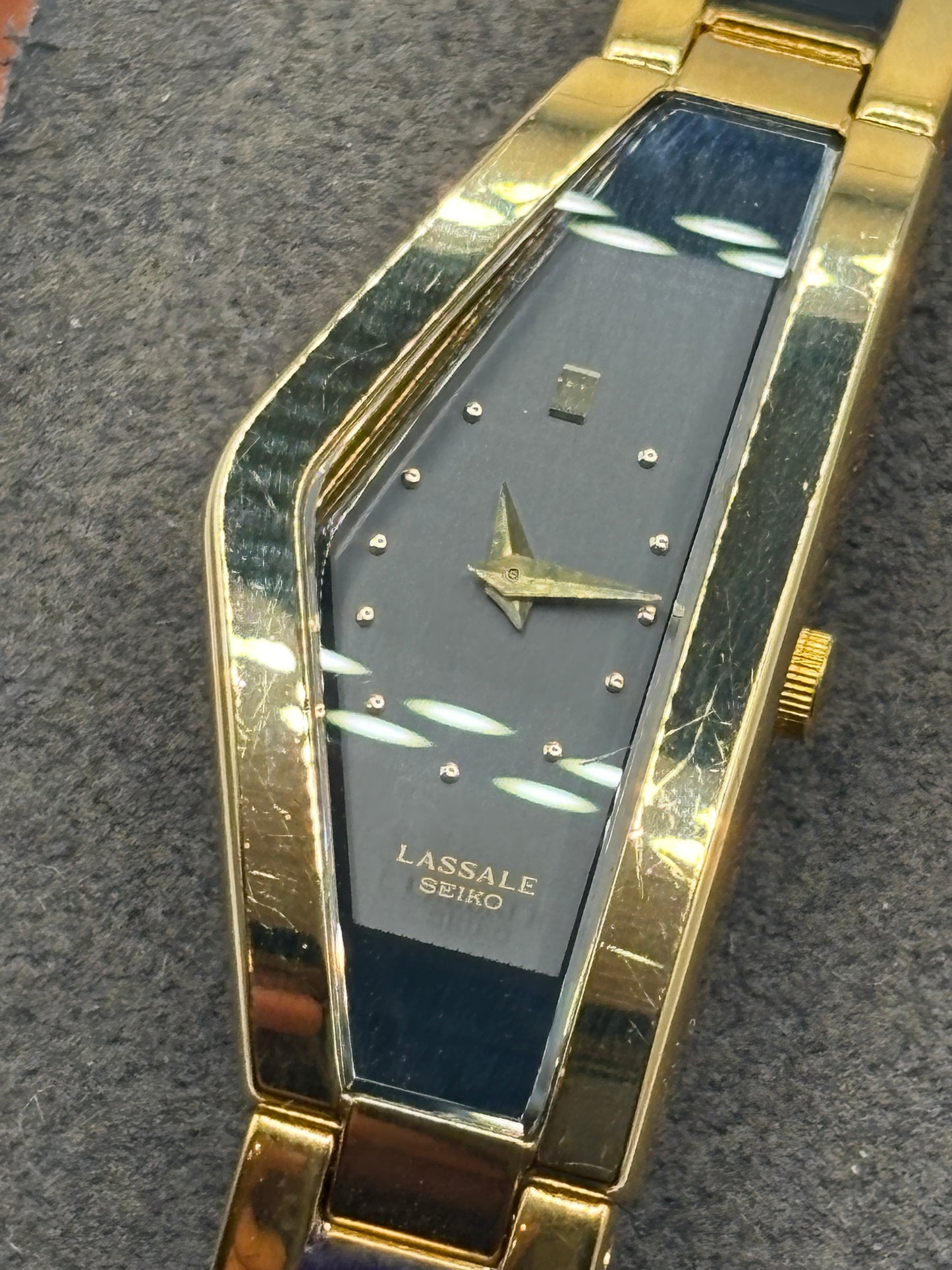 Super rare 80s vintage  SEIKO LASSALE Half Moon1E20-3B60