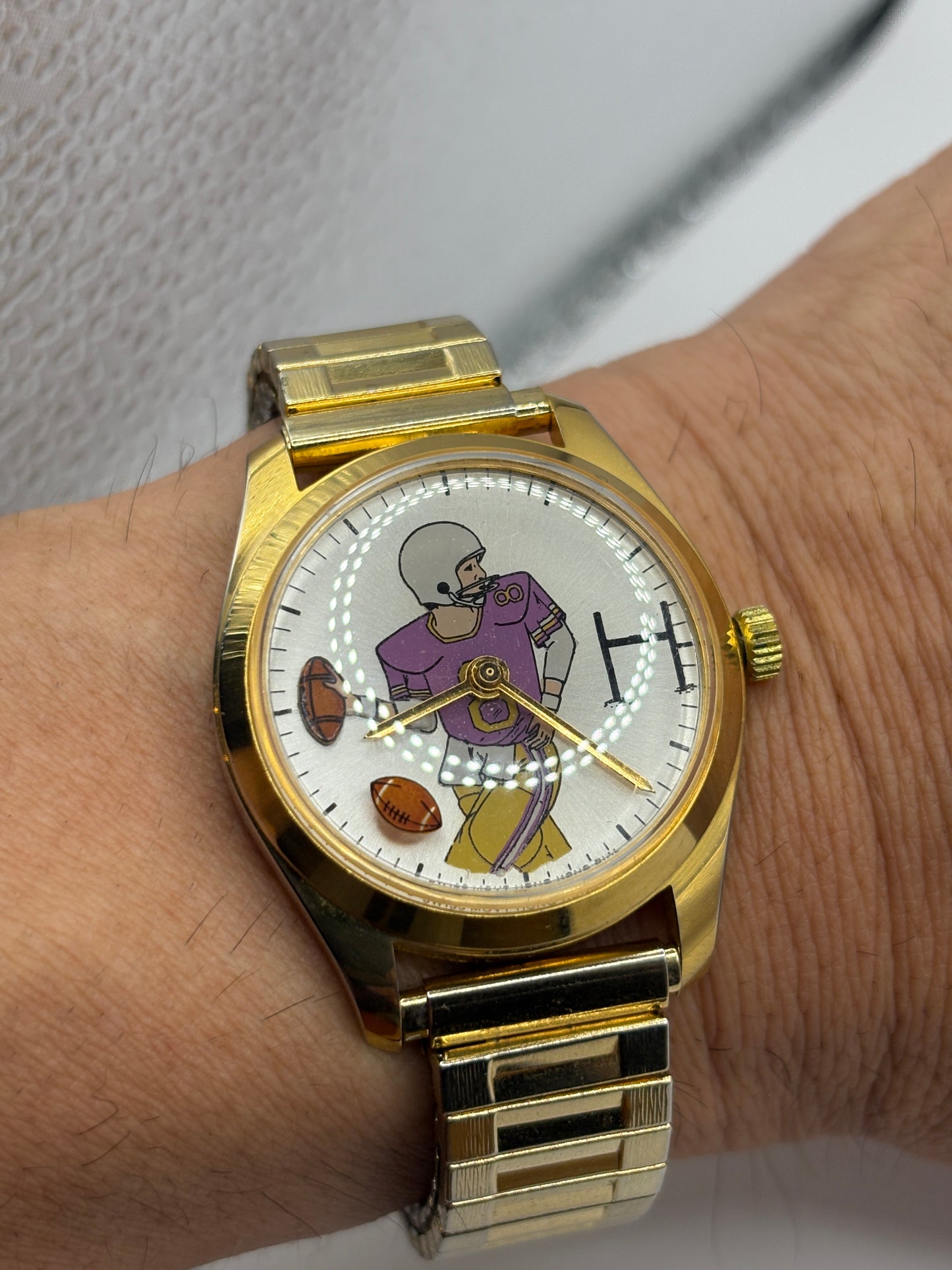 Super rare 70s Rugby-themed manual-wind watch