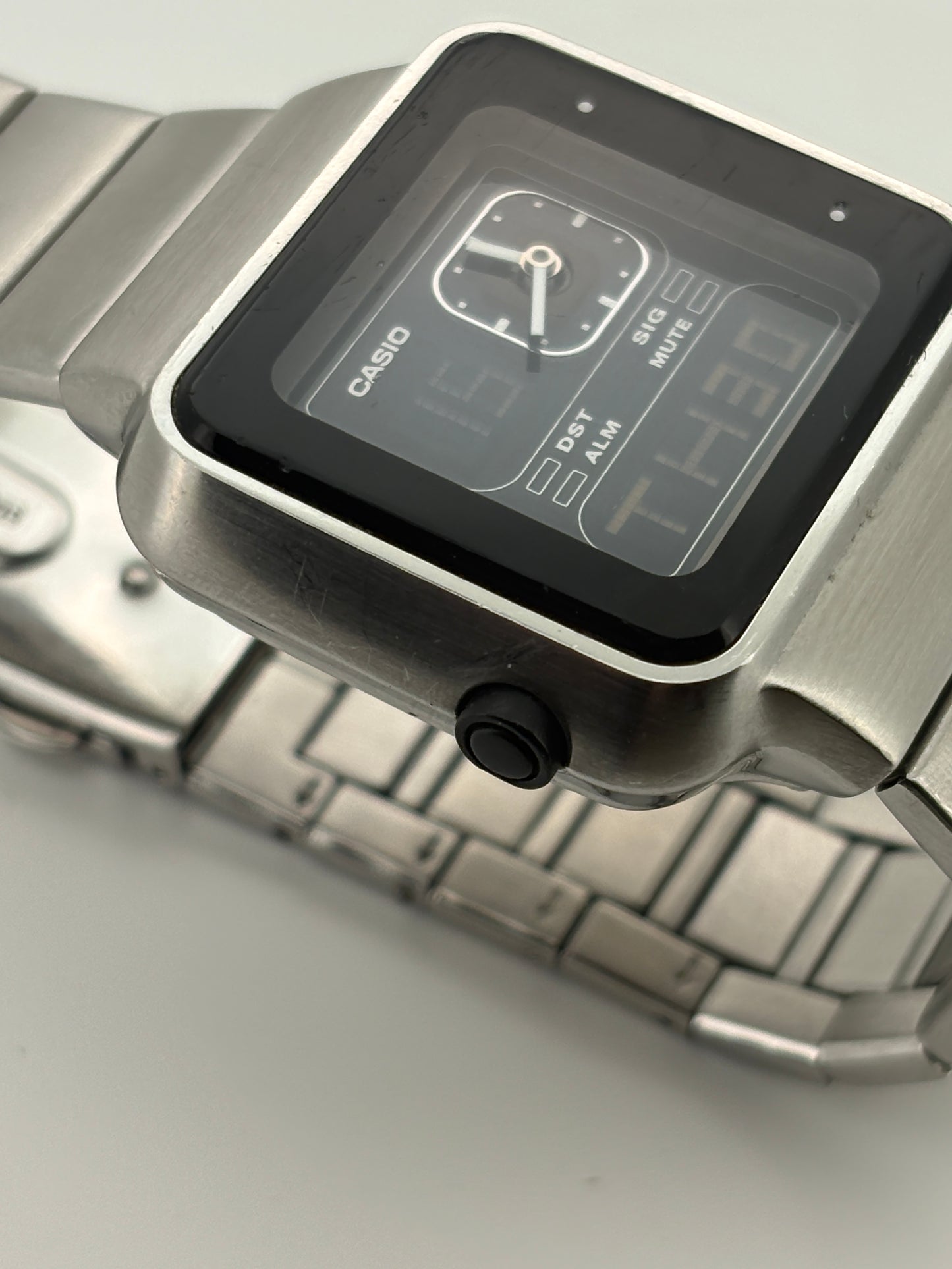 90s casio LAQ-2000D
