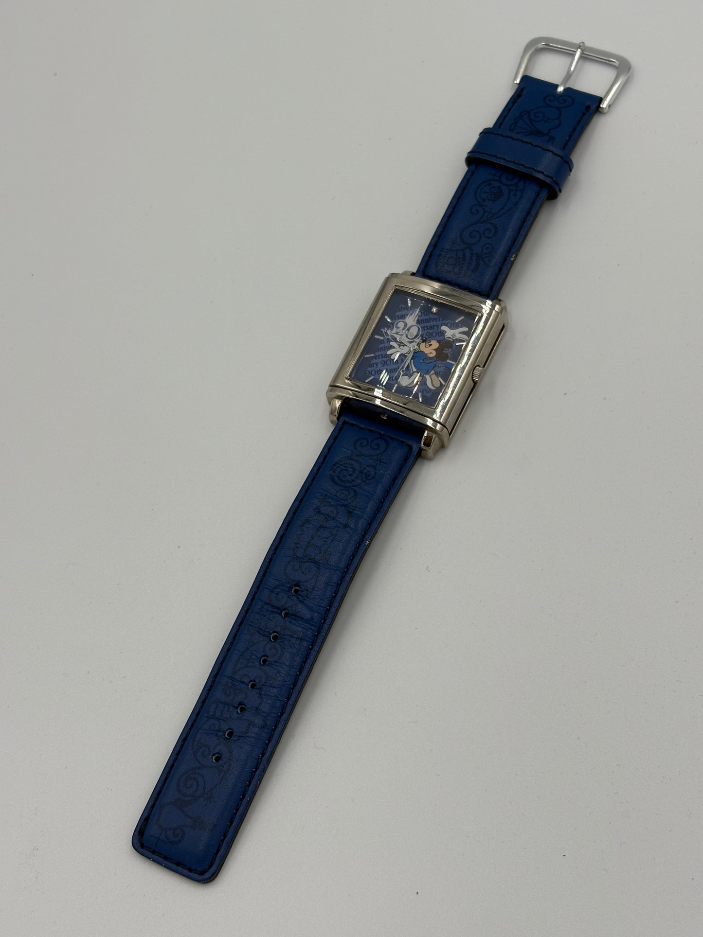 Super rare 2000s Tokyo Disneyland 20th anniversary model   mickey　 Reverso