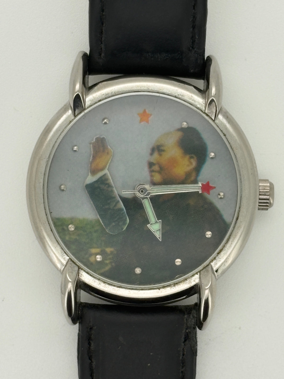 Mao Zedong waving watch　
