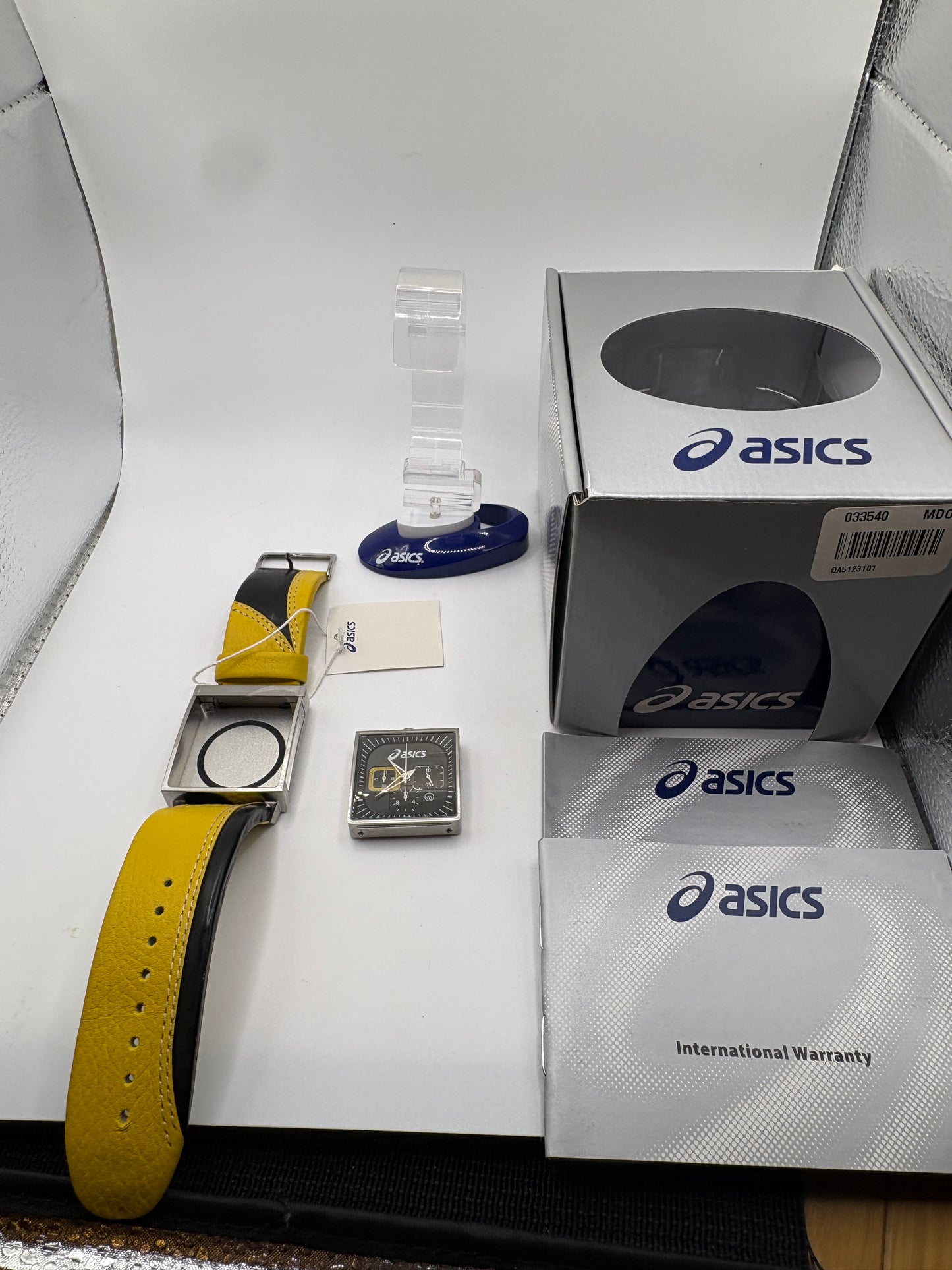 Super rare ASICS separate watch