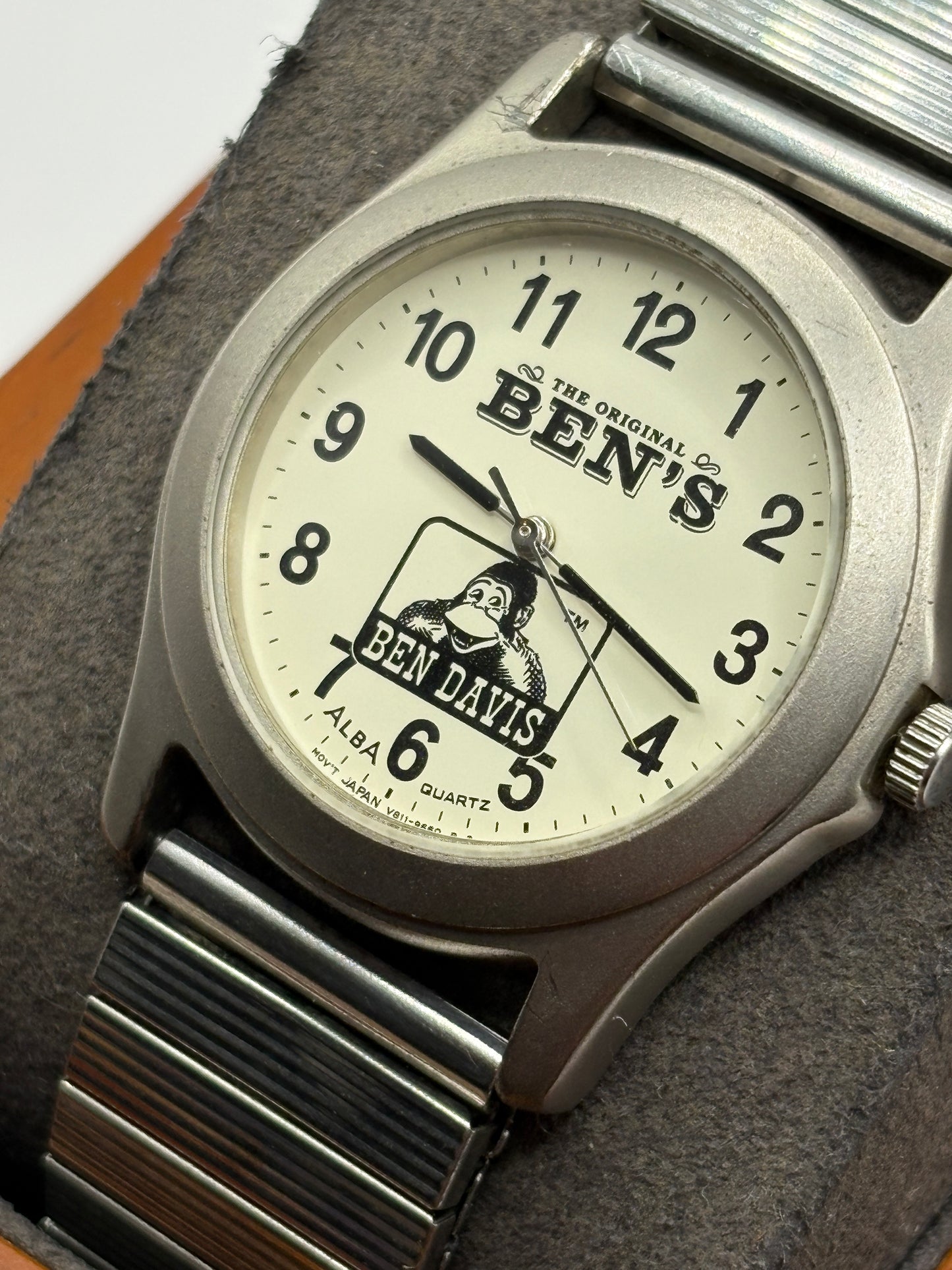 Super rare  vintage   seiko alba v811-2560