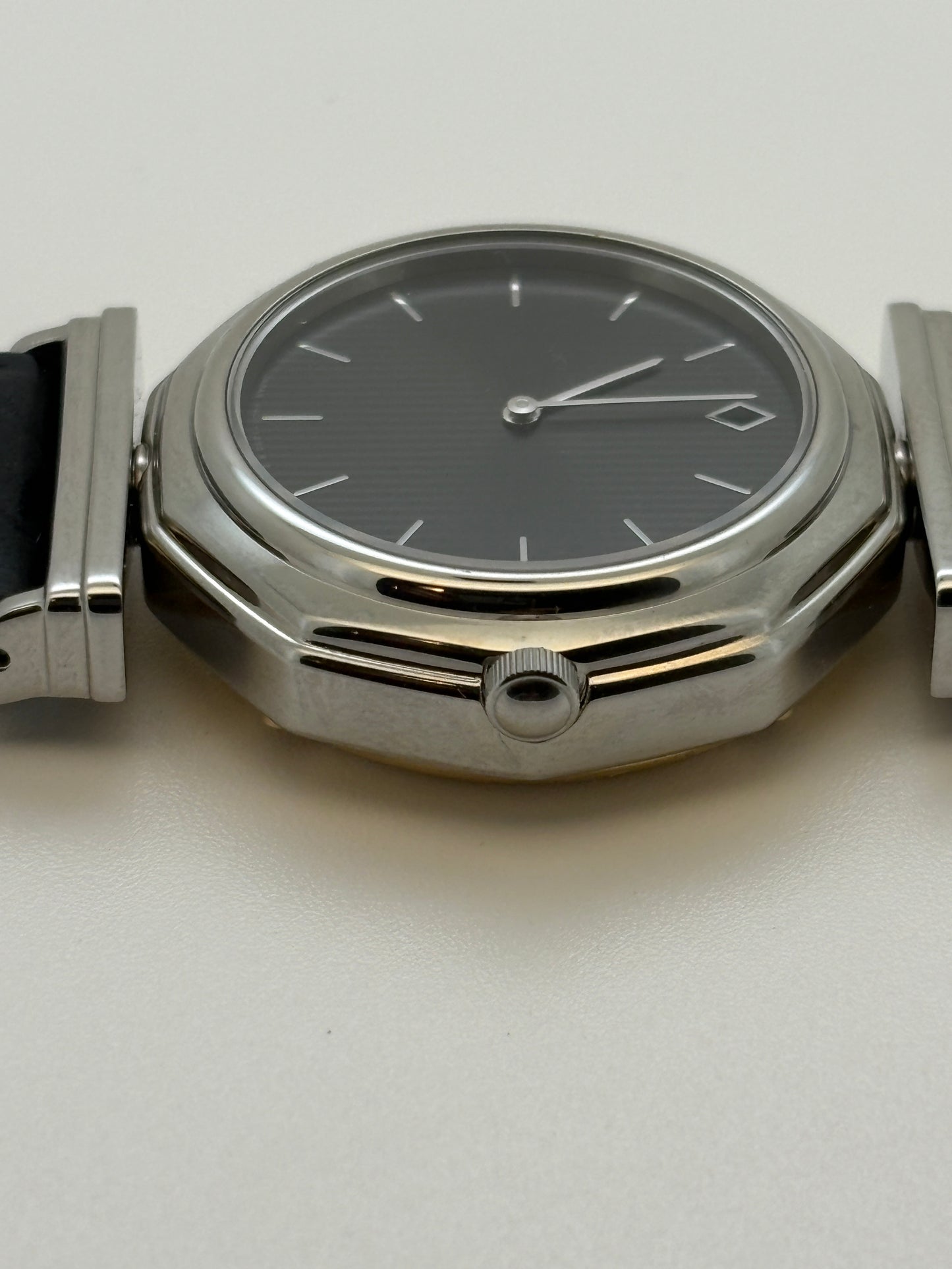 Super ultra rare Seiko 80s Black Diamond Reversible Watch  vintage V400-1220