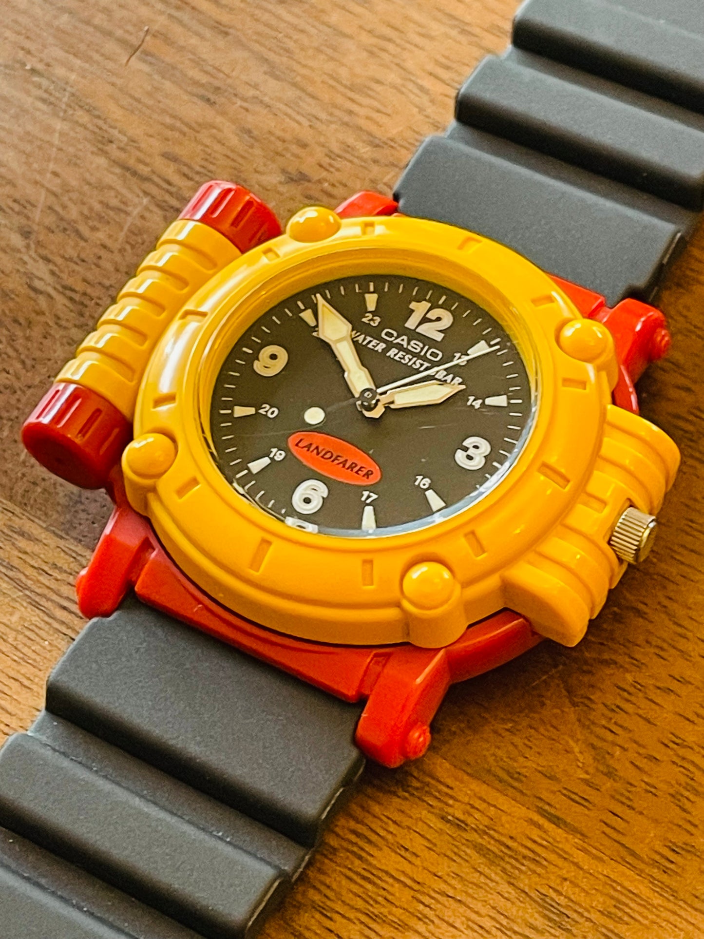 super rarevintage 90s casio MW-43