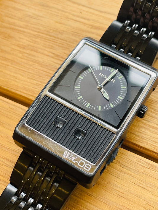 with box very rare NIXON sk-09