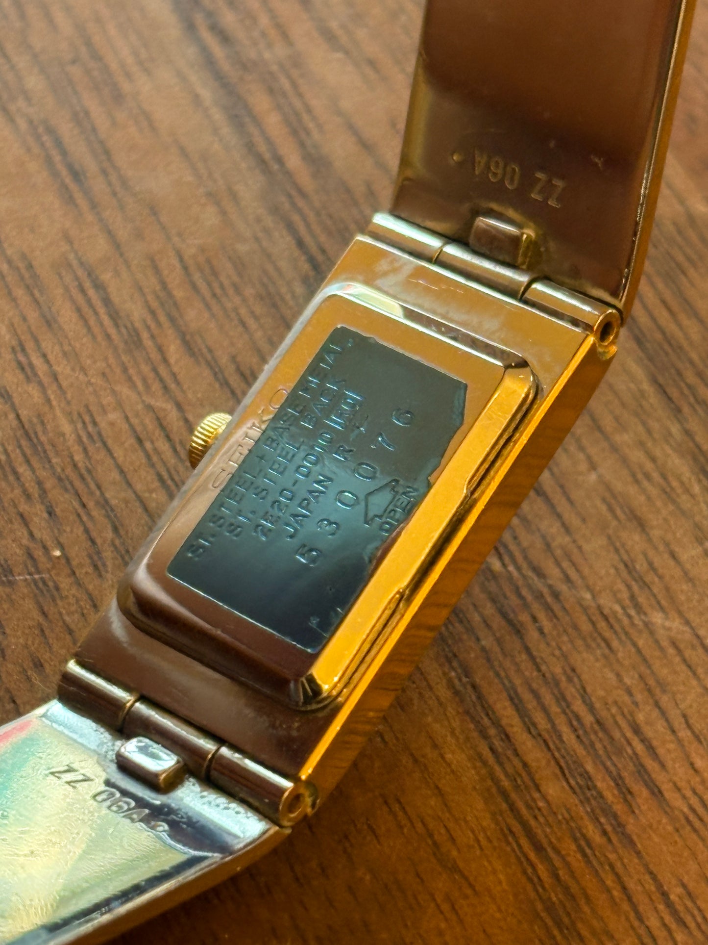 special rare SEIKO 80s VINTAGE  octagon　watch 2E20-0010