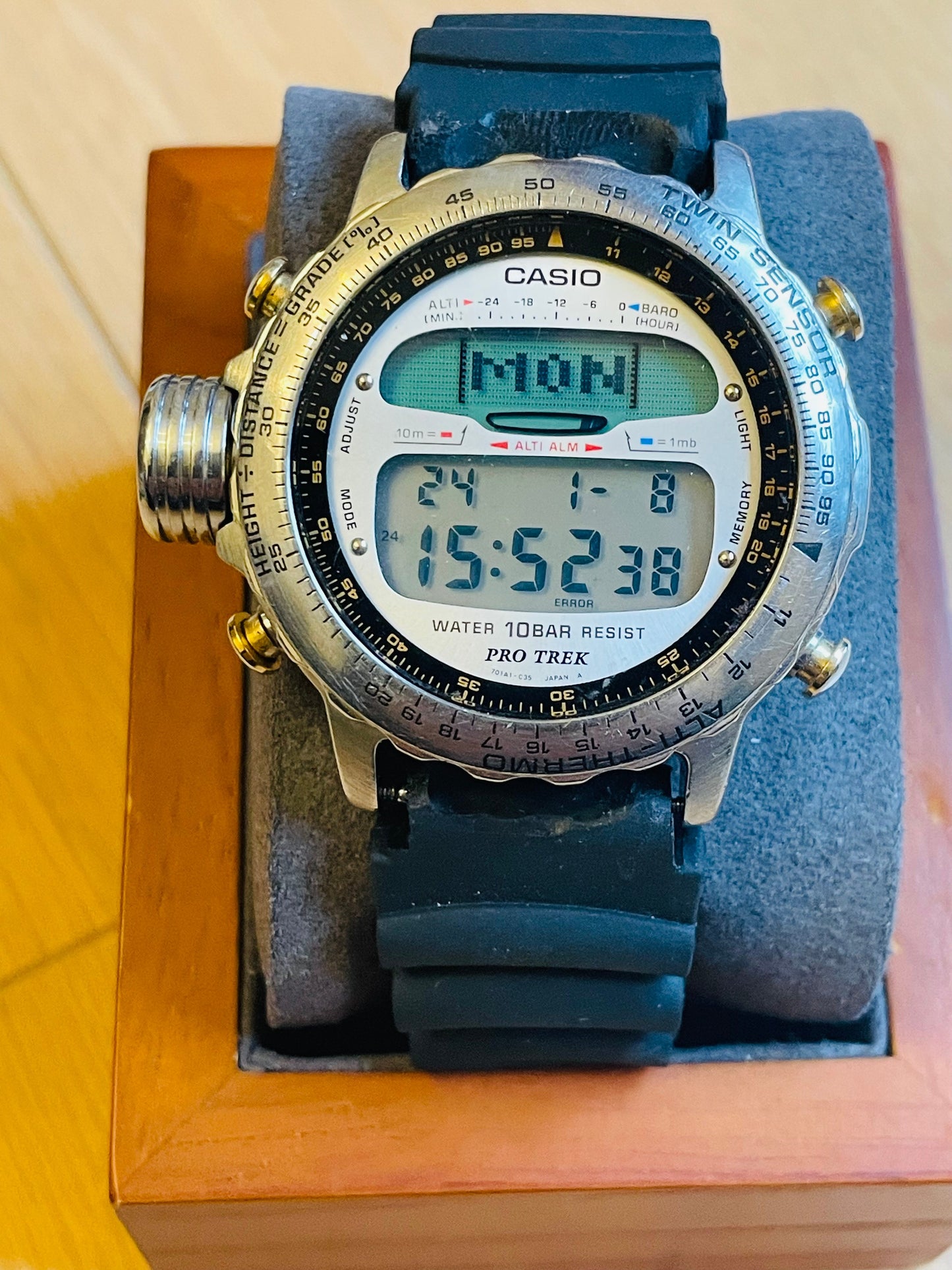 Vintage 90's Casio Diver ALT-7000