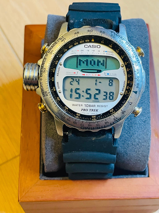 Vintage 90's Casio Diver ALT-7000