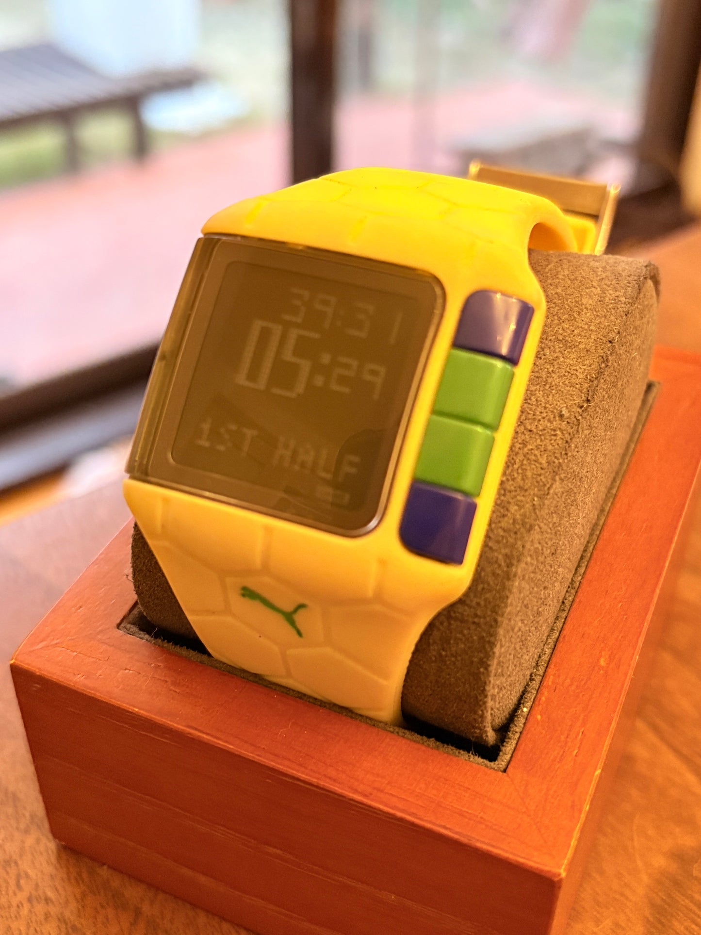 very  rare puma  soccer watch