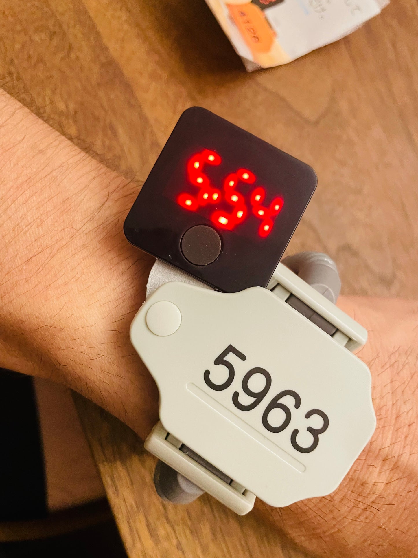 A very very rare watch onsen wrists key watch_5