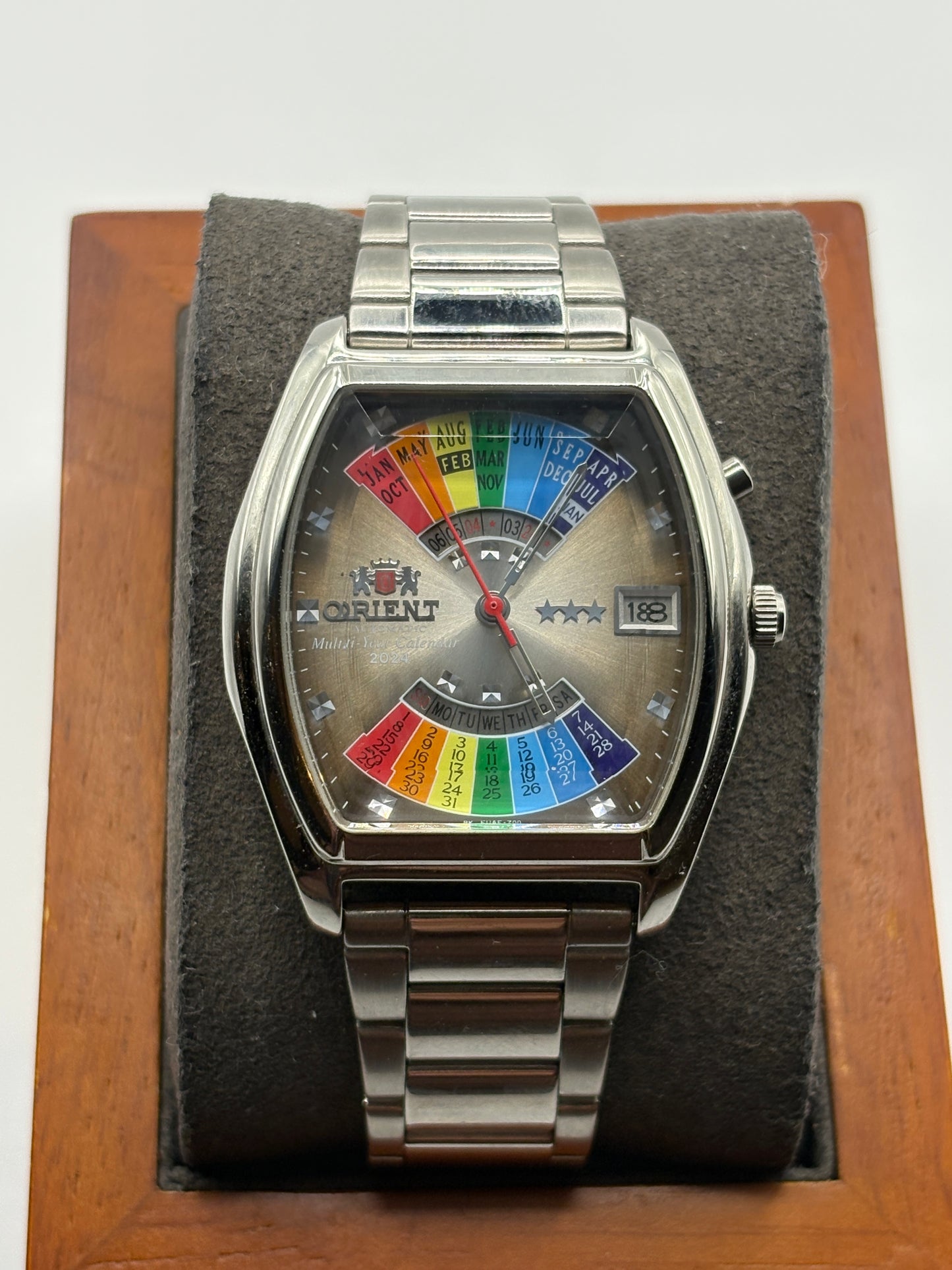 Super rare Vintage ORIENT Multi-Year Calendar Rainbow Dial Automatic